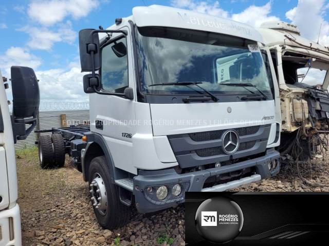 2022 MERCEDES BENZ ATEGO BRANCO