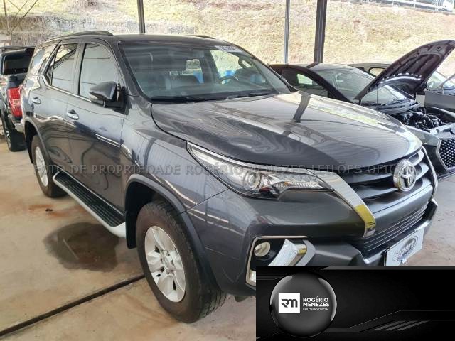 2019 TOYOTA HILUX SW4